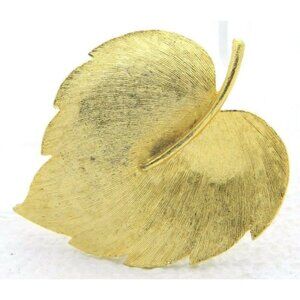 Vintage LG Lind Gal Gold Tone Textured Leaf Pin Br